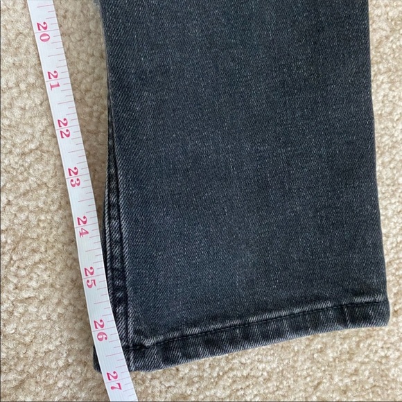 Everlane Cheeky Jean in Black - Picture 6 of 7